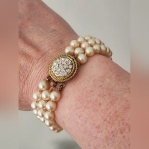 Vintage 3-Strand Faux Pearl Bracelet With Gold Toned Crystal Embellished Clasp